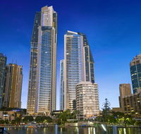 Holiday Holiday Circle On Cavill Apartments - Redcliffe Tourism