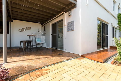Private Guest Suite High On Currumbin Hill - Redcliffe Tourism 14