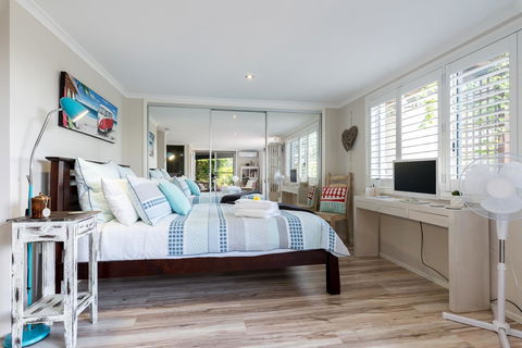 Private Guest Suite High On Currumbin Hill - Redcliffe Tourism 2