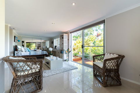 Private Guest Suite High On Currumbin Hill - Redcliffe Tourism 3