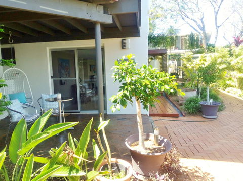 Private Guest Suite High On Currumbin Hill - Redcliffe Tourism 25