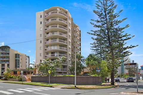 Wharf Boutique Apartments - Redcliffe Tourism 0