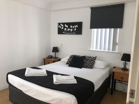 Wharf Boutique Apartments - Redcliffe Tourism 22