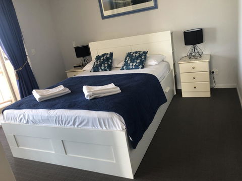 Wharf Boutique Apartments - Redcliffe Tourism 10