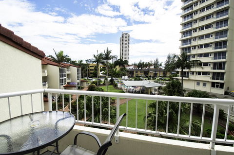 Key Largo Holiday Apartments - Redcliffe Tourism 5