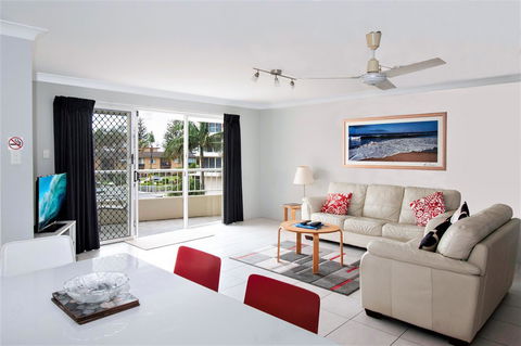 Key Largo Holiday Apartments - Redcliffe Tourism 4