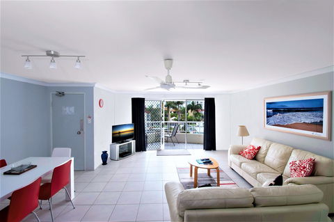Key Largo Holiday Apartments - Redcliffe Tourism 9