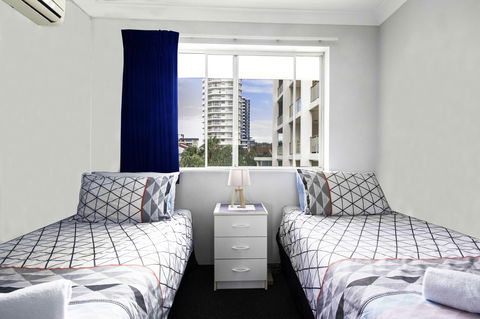 Key Largo Holiday Apartments - Redcliffe Tourism 3