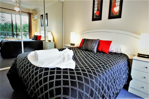 Key Largo Holiday Apartments - Redcliffe Tourism 23