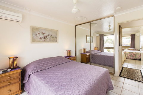 Marcol Place Holiday Apartments - Redcliffe Tourism 9
