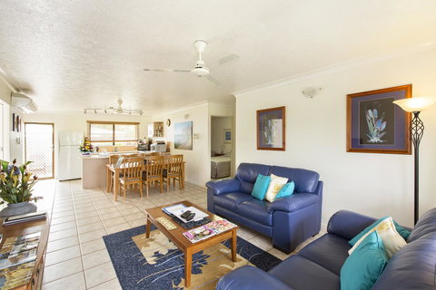 Marcol Place Holiday Apartments - Redcliffe Tourism 1