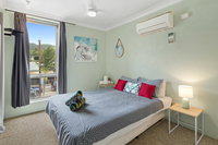Location 2BR Town View Unit in Centre of Airlie.