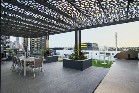Arise Harmony Apartments - Redcliffe Tourism 2