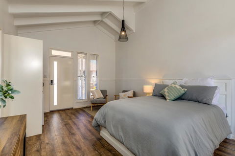 Hampton Estate Wines - Redcliffe Tourism 31