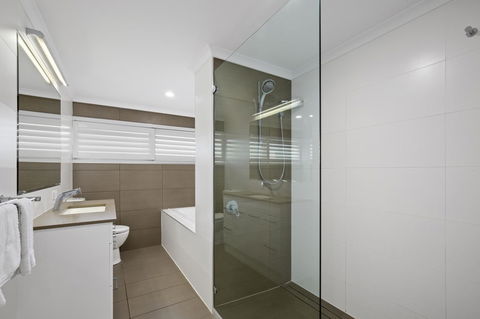 Narrowneck Court Holiday Apartments - Redcliffe Tourism 19