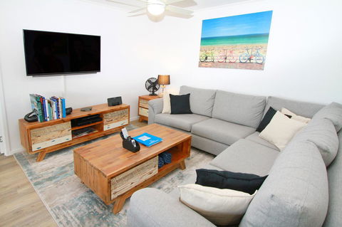 Narrowneck Court Holiday Apartments - Redcliffe Tourism 26