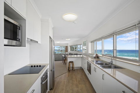 Narrowneck Court Holiday Apartments - Redcliffe Tourism 24
