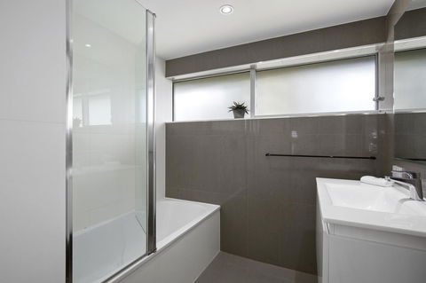 Narrowneck Court Holiday Apartments - Redcliffe Tourism 9