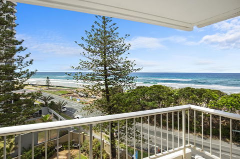 Narrowneck Court Holiday Apartments - Redcliffe Tourism 1