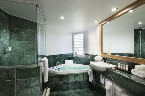 Sofitel Gold Coast Broadbeach - Redcliffe Tourism 4