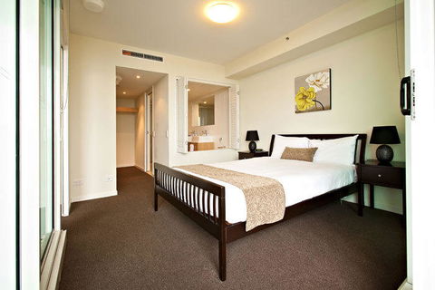 Lanai Riverside Apartments - Redcliffe Tourism 8