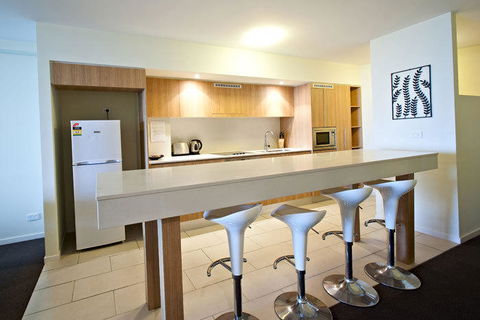 Lanai Riverside Apartments - Redcliffe Tourism 7