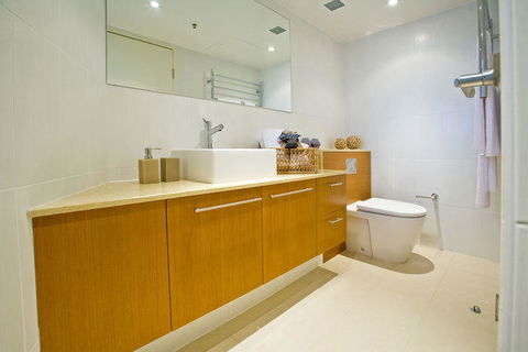 Lanai Riverside Apartments - Redcliffe Tourism 26