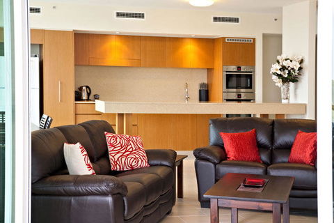 Lanai Riverside Apartments - Redcliffe Tourism 3