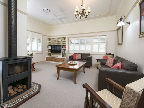 The Guesthouse Maleny - Redcliffe Tourism 25