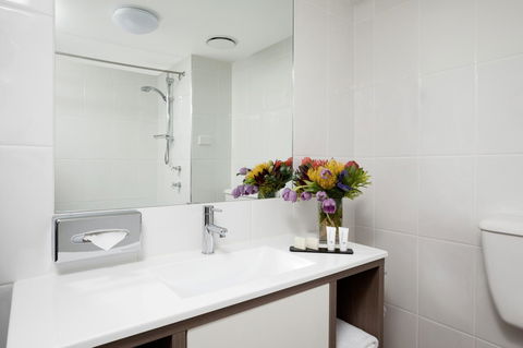 The Benson Hotel - Redcliffe Tourism 10