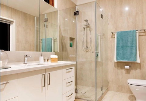 Villa 1 - 3 Parkedge Road - Redcliffe Tourism 14