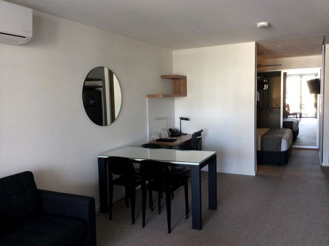Morgan Suites - Redcliffe Tourism 8
