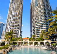 Holiday Holiday Chevron Renaissance Apartments - Redcliffe Tourism