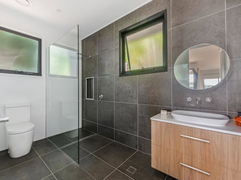 Sam's Buderim Mountain Guest House - Redcliffe Tourism 5