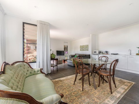 Sam's Buderim Mountain Guest House - Redcliffe Tourism 16