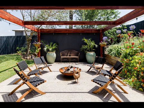 Sam's Buderim Mountain Guest House - Redcliffe Tourism 12