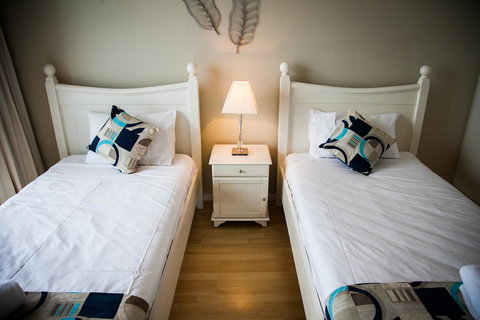 Elouera Tower - Redcliffe Tourism 24