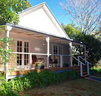 Curtis Falls Cottage - Redcliffe Tourism