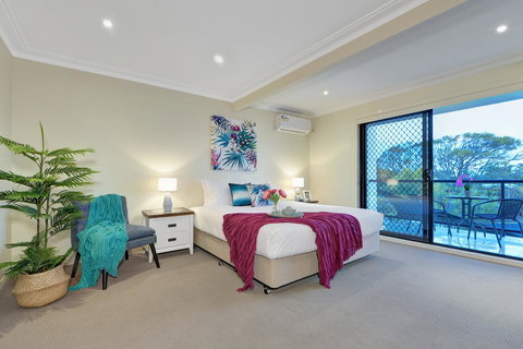 Casa Mexicali - Redcliffe Tourism 5