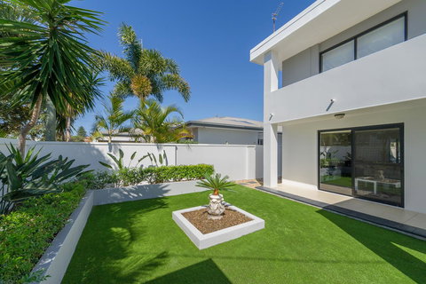 Casa Mexicali - Redcliffe Tourism 34