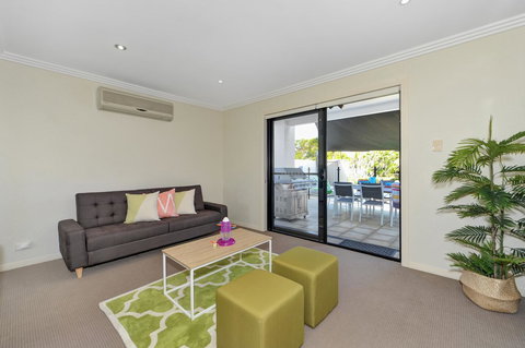 Casa Mexicali - Redcliffe Tourism 10