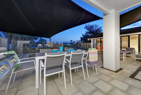 Casa Mexicali - Redcliffe Tourism 9