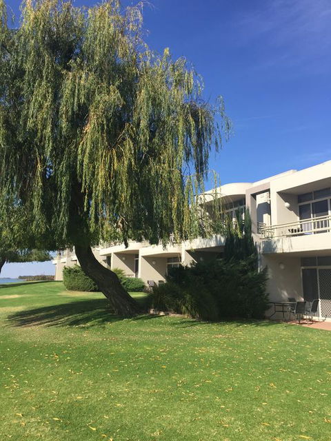 Waterside Holiday Rentals Unit 31 - Redcliffe Tourism 0