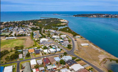 Waterside Retreat - Redcliffe Tourism 3