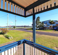 Waterside Retreat - Redcliffe Tourism