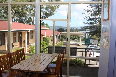 Waterview Gosford Motor Inn - Redcliffe Tourism 1
