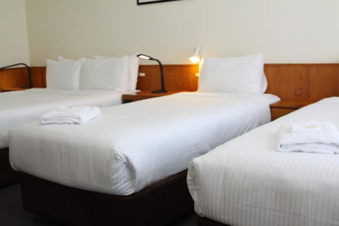 Waterview Gosford Motor Inn - Redcliffe Tourism 2