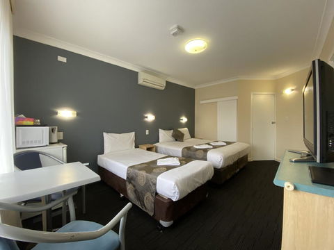 Welcome Inn 277 - Redcliffe Tourism 1
