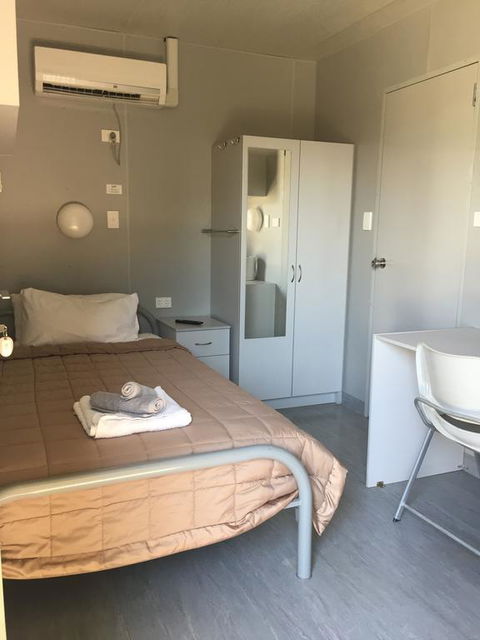 Wellshot Hotel - Redcliffe Tourism 1