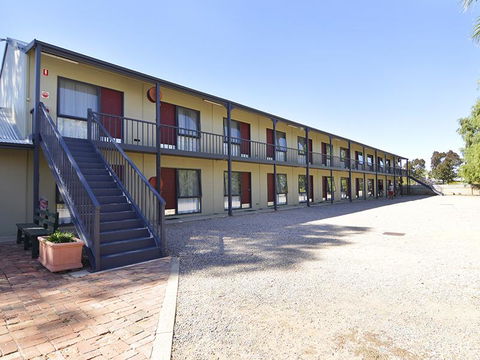 Wentworth Central Motor Inn - Redcliffe Tourism 2